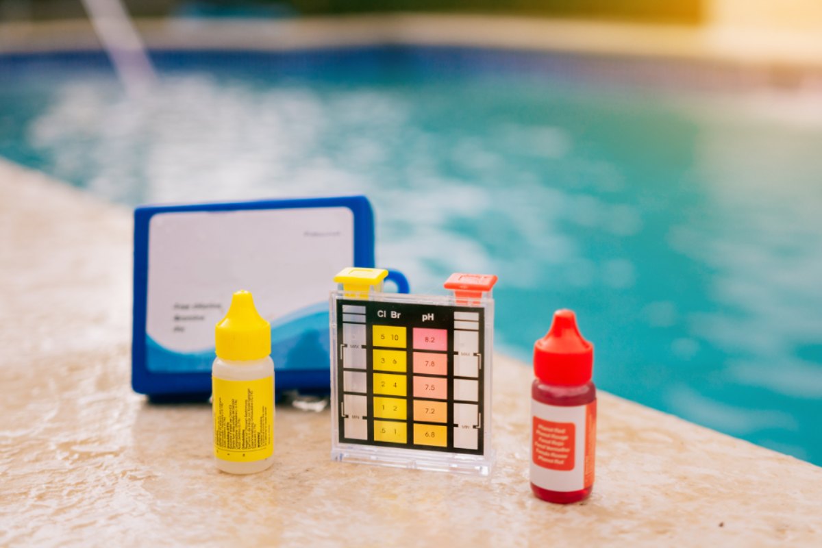 Ideální pH vody v bazénu by mělo být mezi 7,0 &ndash; 7,4