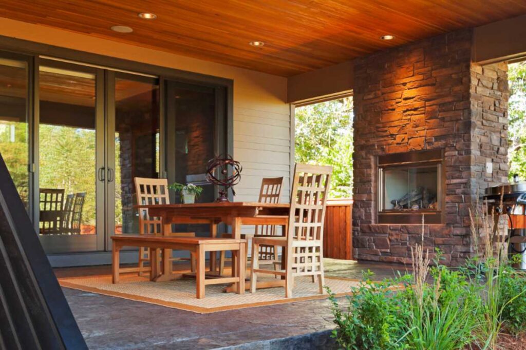 Proč zkombinovat altán a krb