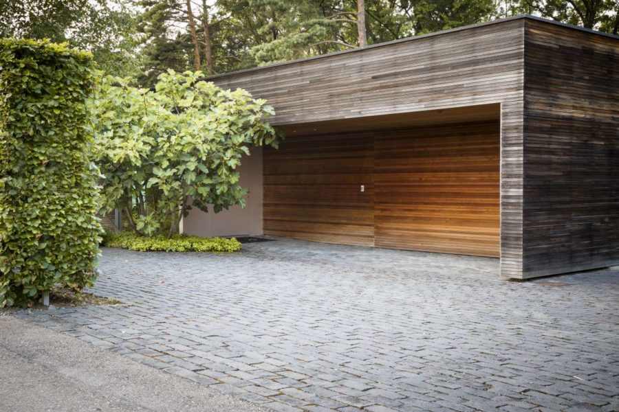 moderní dřevěná garáž