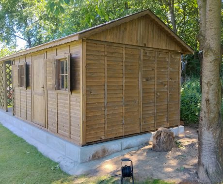 Dřevník LABE – pohled na boční stěnu